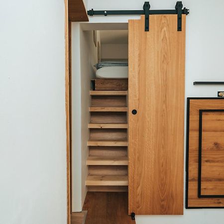 Modernes Tinyhouse Trailer Cabins Am Waldrand - Mit Seezugang 埃京 外观 照片
