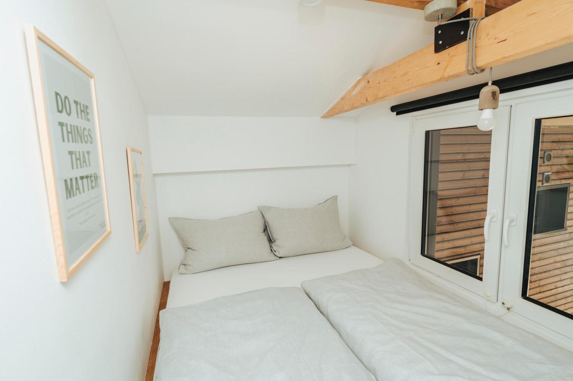Modernes Tinyhouse Trailer Cabins Am Waldrand - Mit Seezugang 埃京 外观 照片